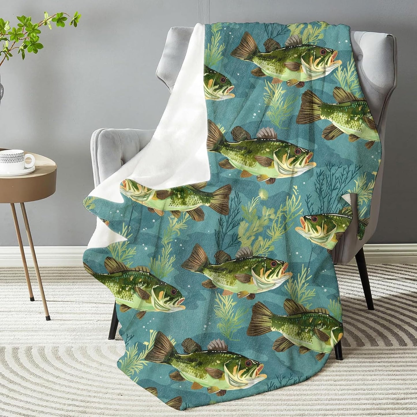 Fish-Themed Throw Blanket - Plush, Soft, Comfy, Lightweight, Warm, Fuzzy, Anti-Pilling Flannel Blanket for Couch, Sofa, Bed, Travel, Office for Boys and Men 80''×60''