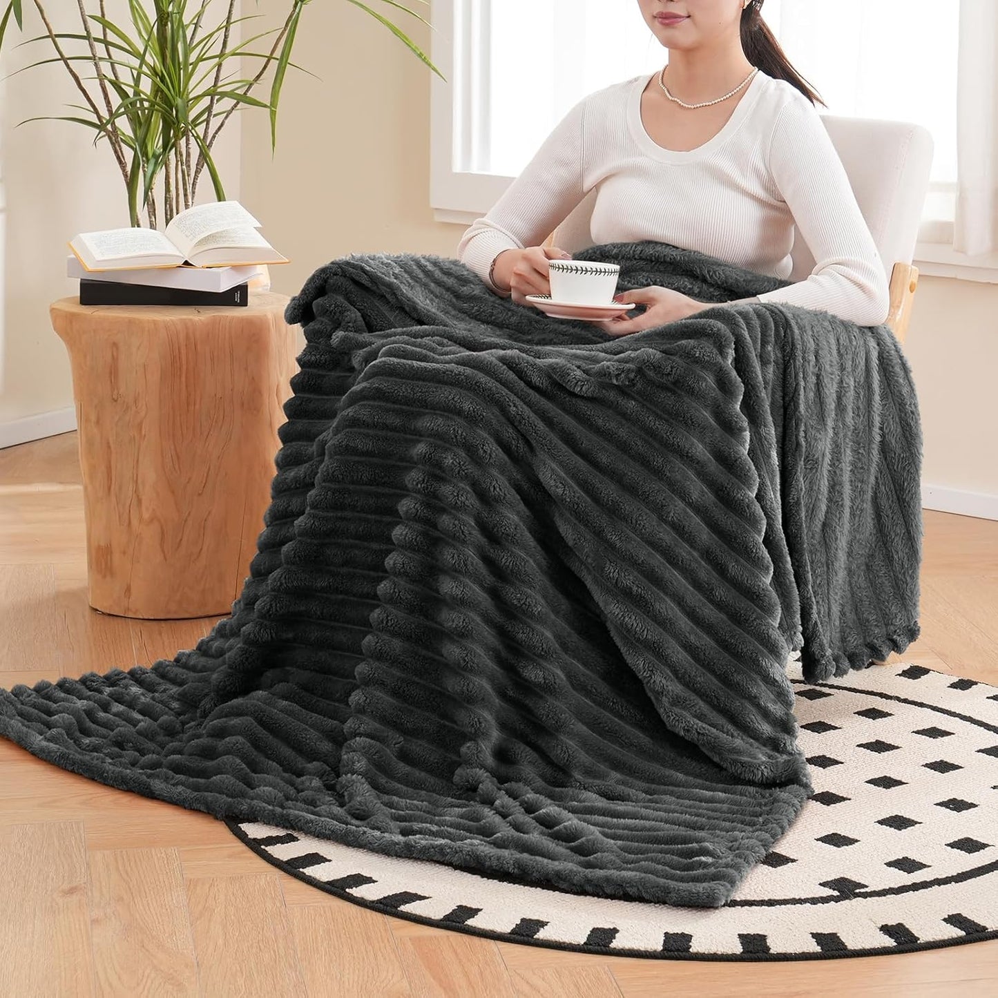Vessia Flannel Fleece Throw Blanket for Couch,Sofa,Bed, 300GSM Striped Grey Throw Blanket for Adults and Kids, Super Soft Warm Cozy Lightweight Home Decor for All-Season(50x70inch)