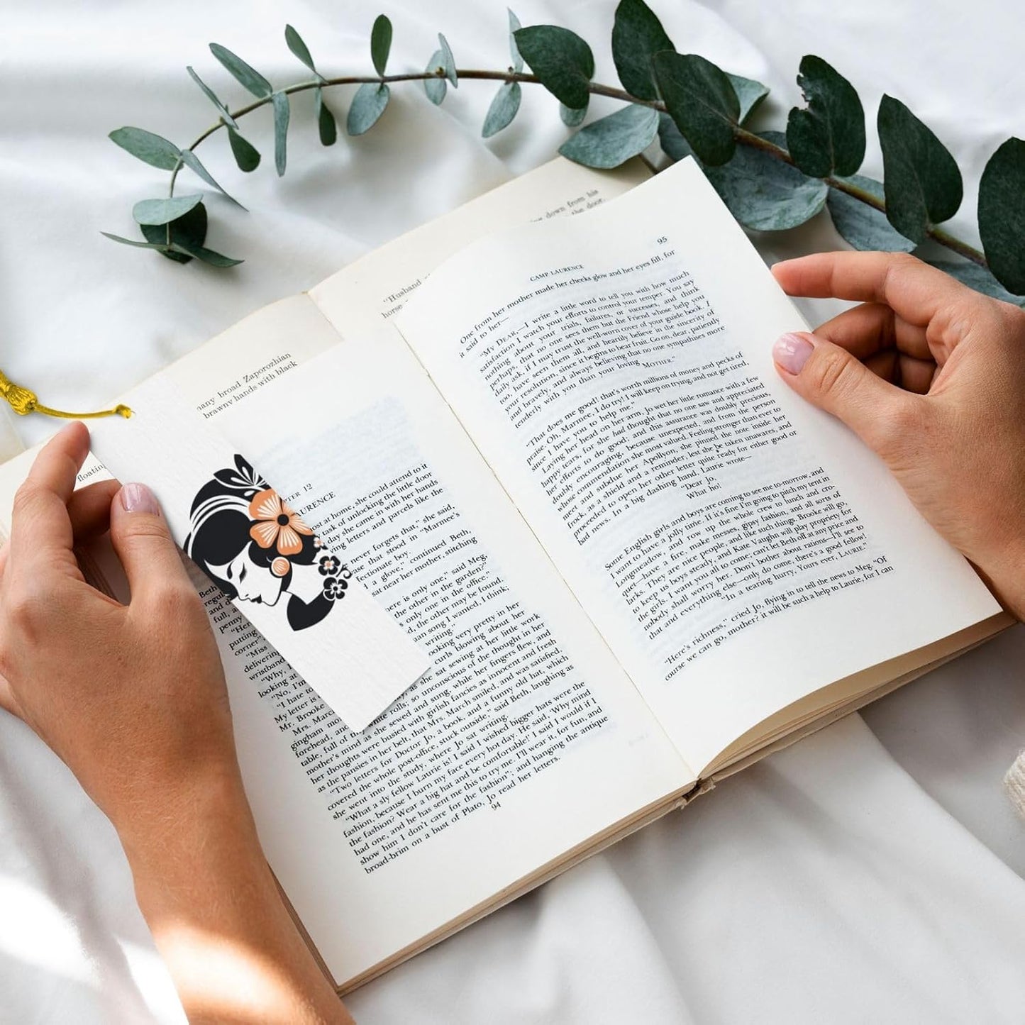Black Outline Bookmarks Gifts for Women Men, Wooden Bookmarks for Book Lovers, Vintage Book Marks Ornaments with Tassel, Unique Personalized Reading Page Markers Gold