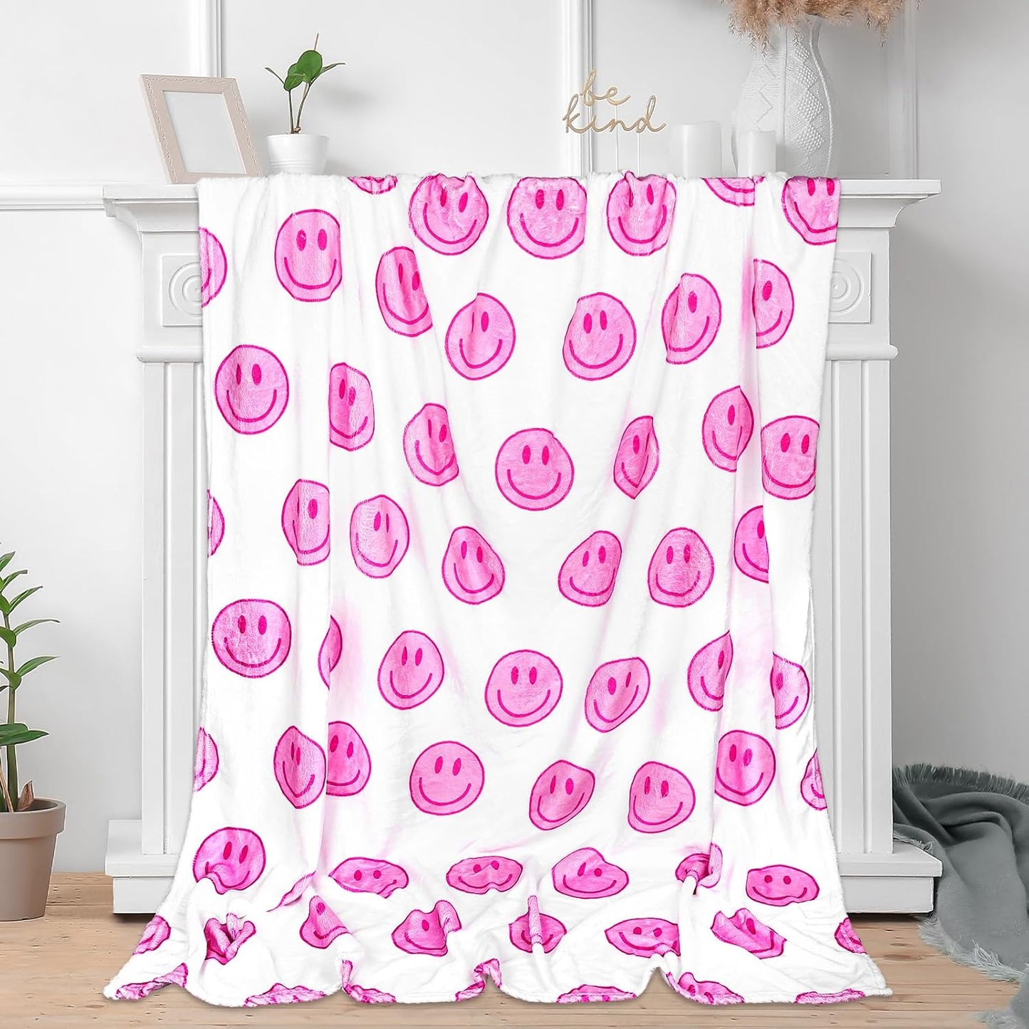 JarThenaAMCS Smile Face Fuzzy Throw Blanket Pink Preppy Smile Decorative Soft Cozy Flannel Blanket for Home Bed Sofa Couch Chair, 50 x 60 Inch