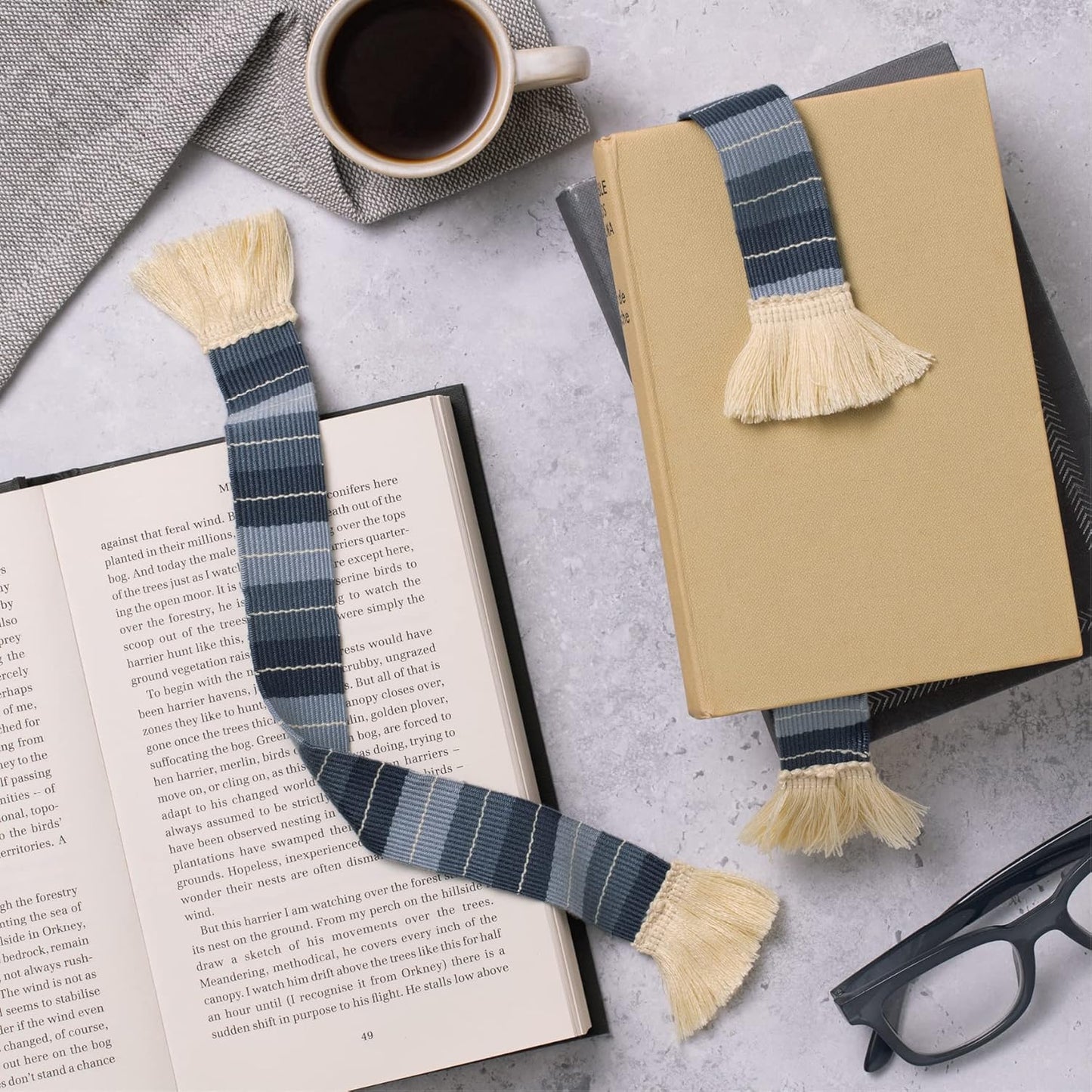 IF USA 32911 Book Scarf Bookmark - Grey & Cream