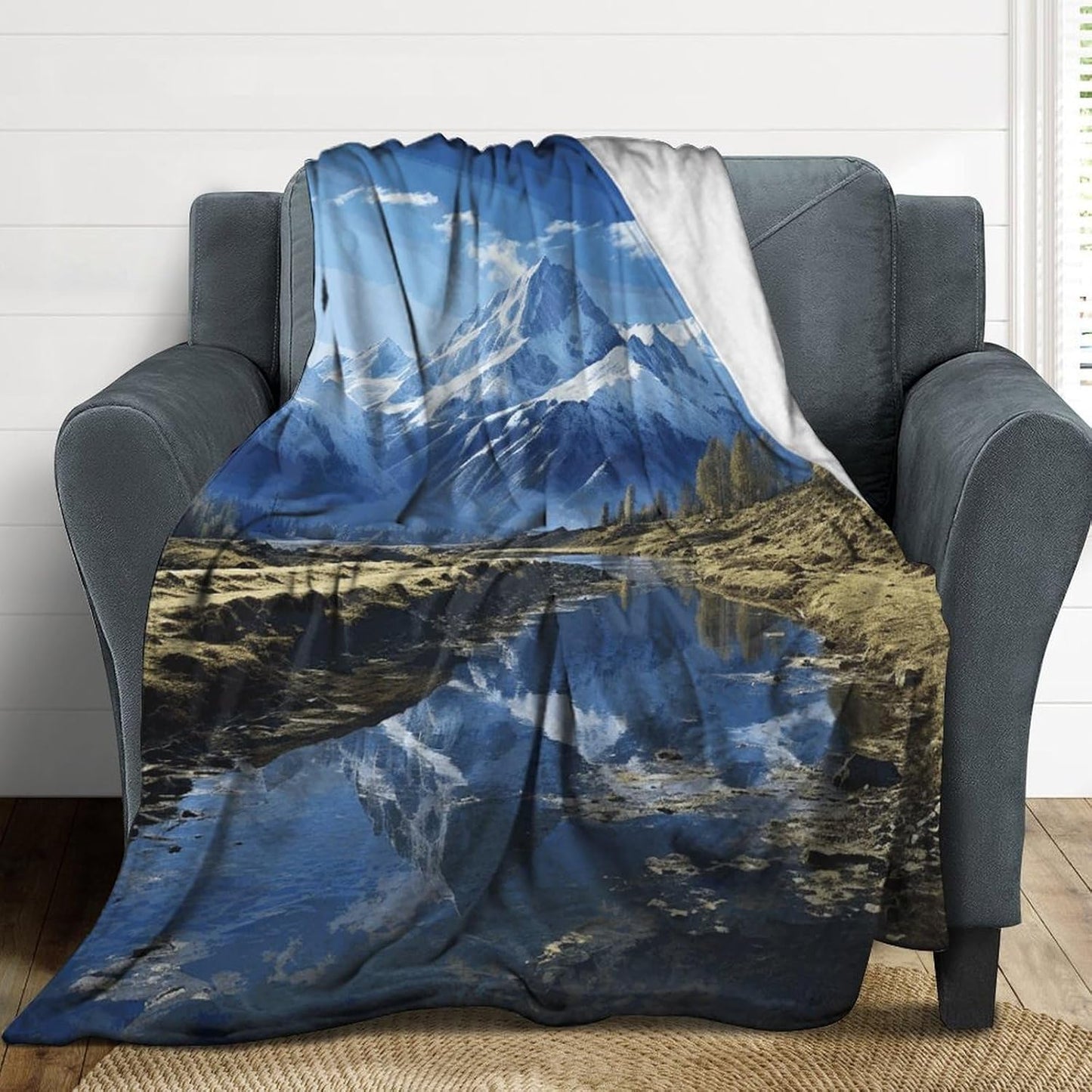 Snowy Mountains Blanket Super Soft Lightweight Throw Blanket Cute Cozy Warm Bed Blanket Decorative Fuzzy Blanket All-Season Home Decor Gift for Sofa Couch Living Room 40"*50" （100 * 130cm）