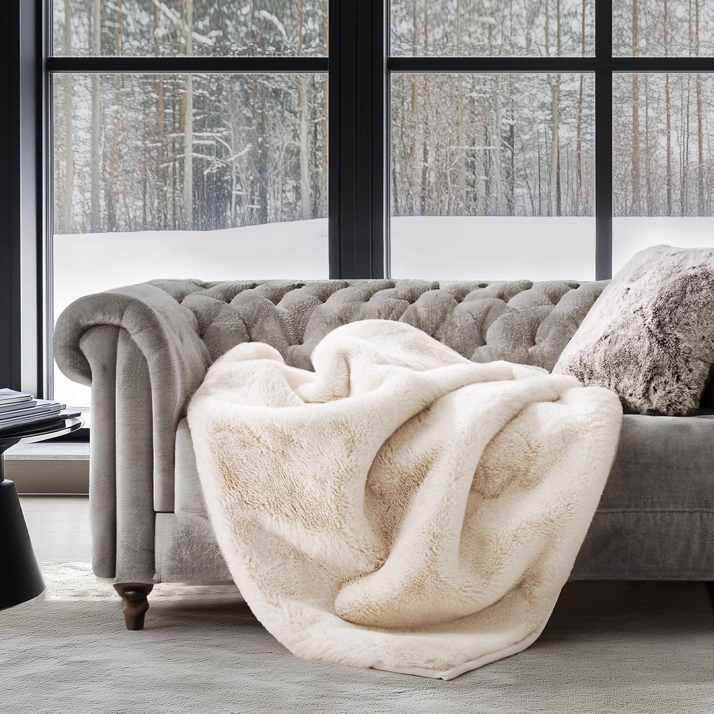 EVERGRACEHOME Luxury Soft Faux Chinchilla Fur Throw Blanket for Couch, Warm Thick Heavy Winter Throw Blanket 1220GSM for Bed, Fluffy Cozy Mink Blanket with Reversible Velvet, Arctic White, 50"x60"