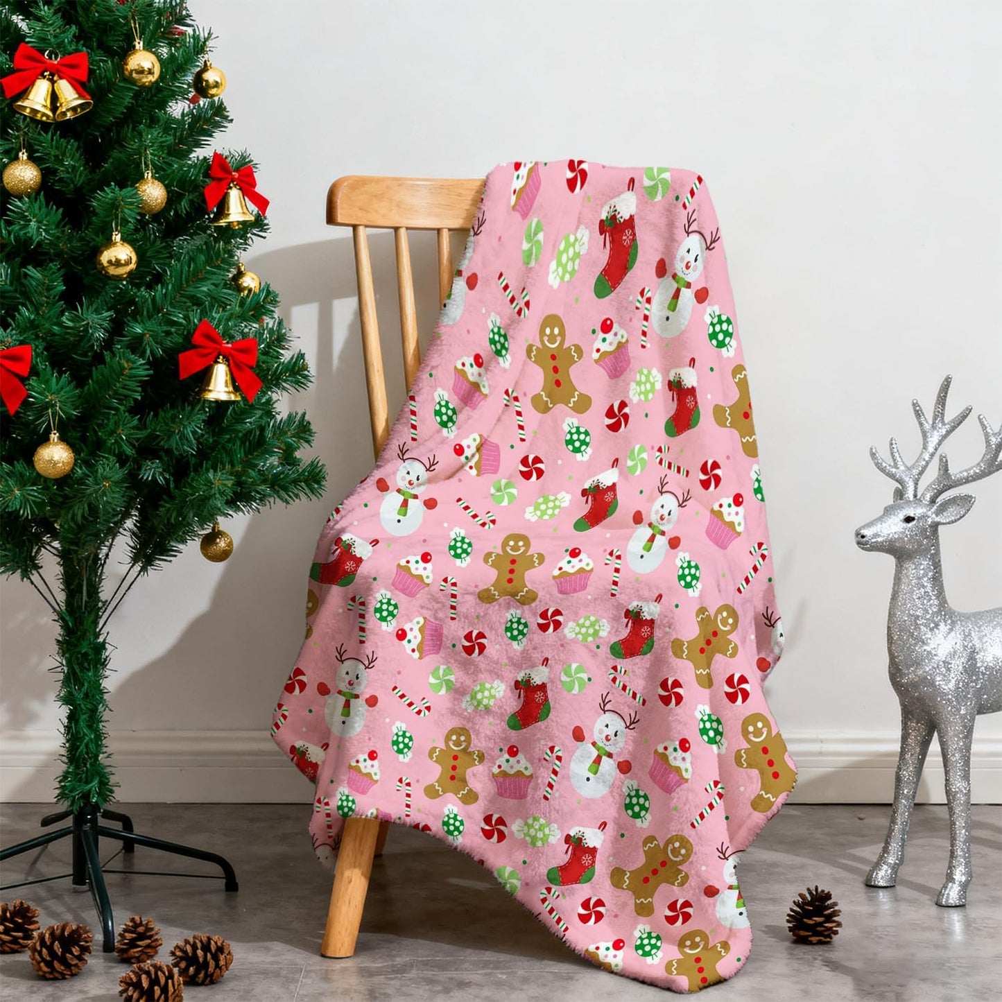 Christmas Pink Throw Blanket, Gingerbread Snowman Fuzzy Blanket, Christmas Candy Cupcakes Holiday Soft Cozy Flannel Blanket for Bed Couch Sofa, 50x60 Inches