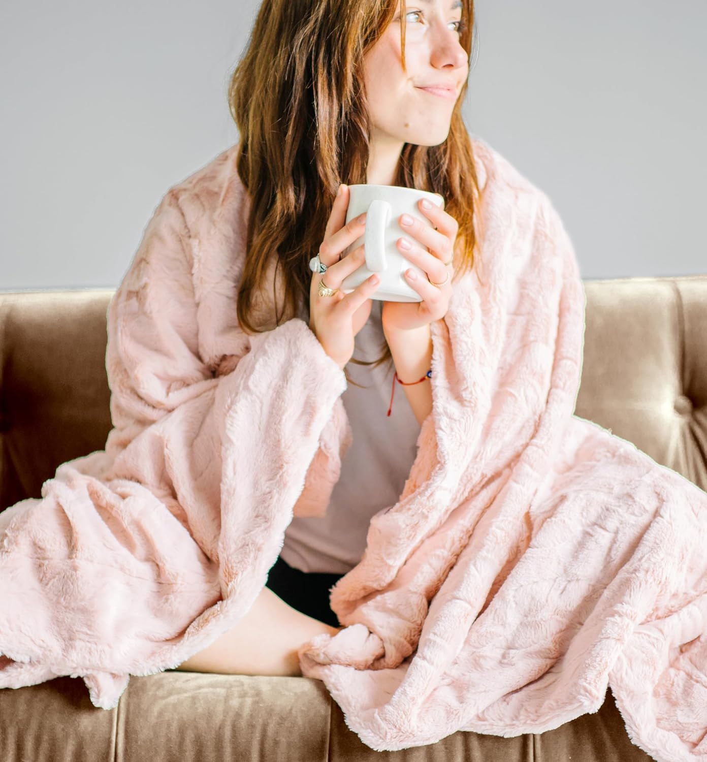 WOLF CREEK BLANKET Doublesoft - Oversized Faux Fur Throw Blanket Soft Fuzzy Fluffy Cozy Plush Furry Comfy Warm Home Decore for Couch Bed Chair & Bedroom (Pink, LG Throw (50" x 65"))
