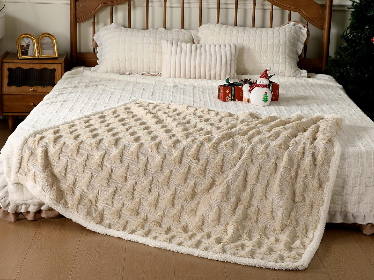 Christmas Sherpa Throw Blanket 3D Christmas Tree Snowflake Reindeer Double-Sided Thick Soft Plush Fluffy Decoration for Couch, Bed, Sofa Holiday Party Gifts, 50" x 60"(Beige, Xmas Tree)