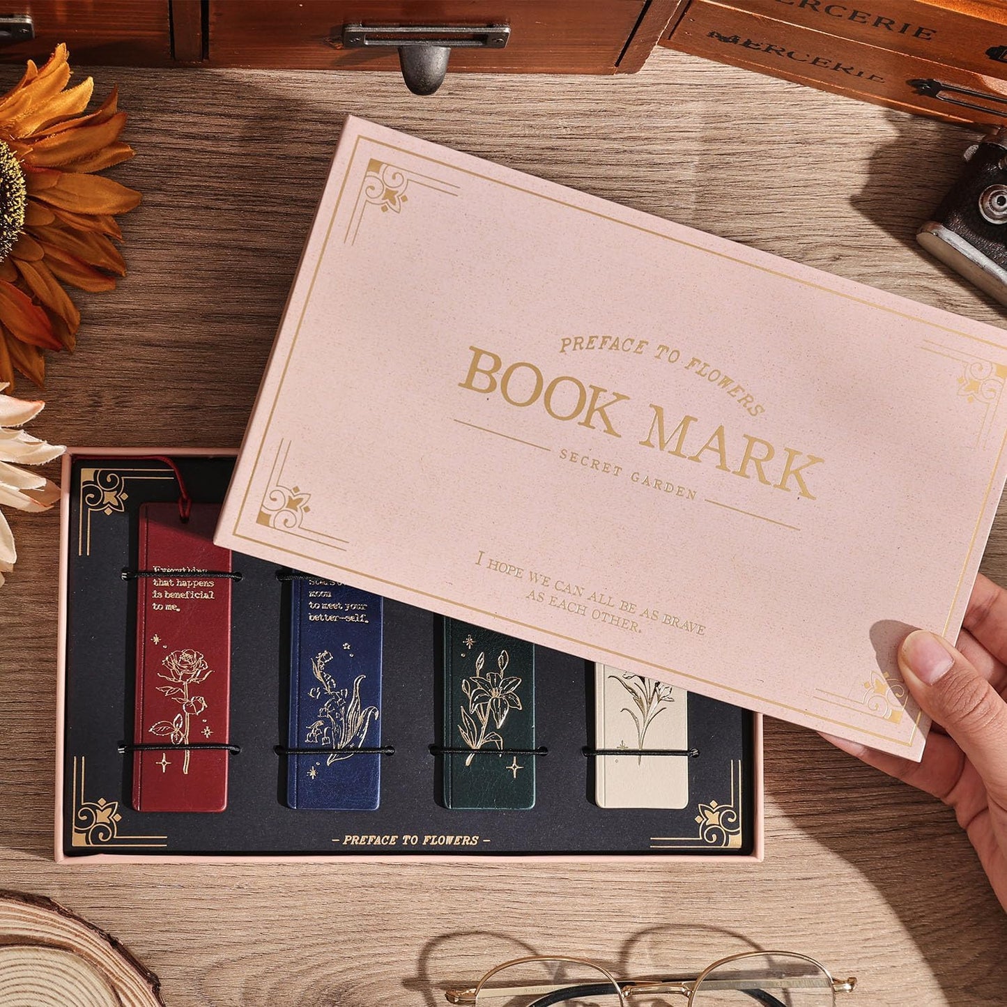 4 PCS Vintage Leather Bookmarks with Gift Box for Women, Personalized PU Book Marks for Reading Women,Book Marks for Teachers Students School Office Home Supplies