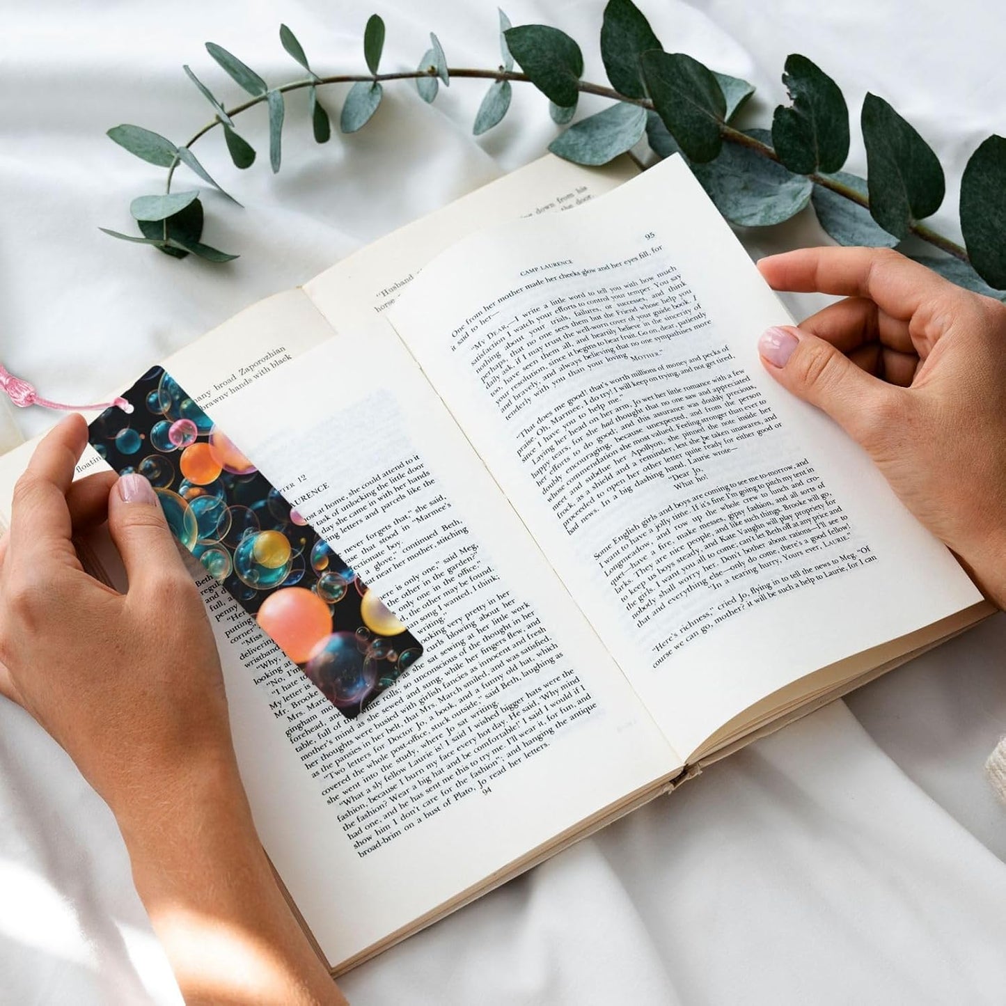 Soap Bubbles Bookmarks Gifts for Women Men, Wooden Bookmarks for Book Lovers, Vintage Book Marks Ornaments with Tassel, Unique Personalized Reading Page Markers Pink