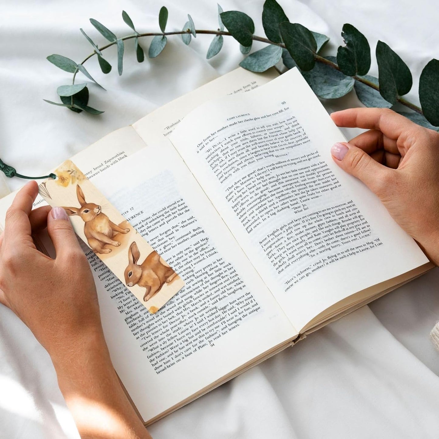 Watercolor Bunny Bookmarks Gifts for Women Men, Wooden Bookmarks for Book Lovers, Vintage Book Marks Ornaments with Tassel, Unique Personalized Reading Page Markers Dark Green