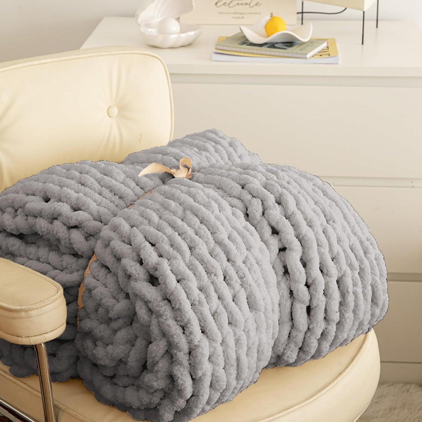 ATMOSURELY Ultra Soft Light Grey Chunky Knit Throw Blanket Cozy Fluffy Chenille Yarn Handmade Cable Knit Crochet Blanket for Bed Sofa Couch 50x60 Inches (Light Grey, 50"x60")