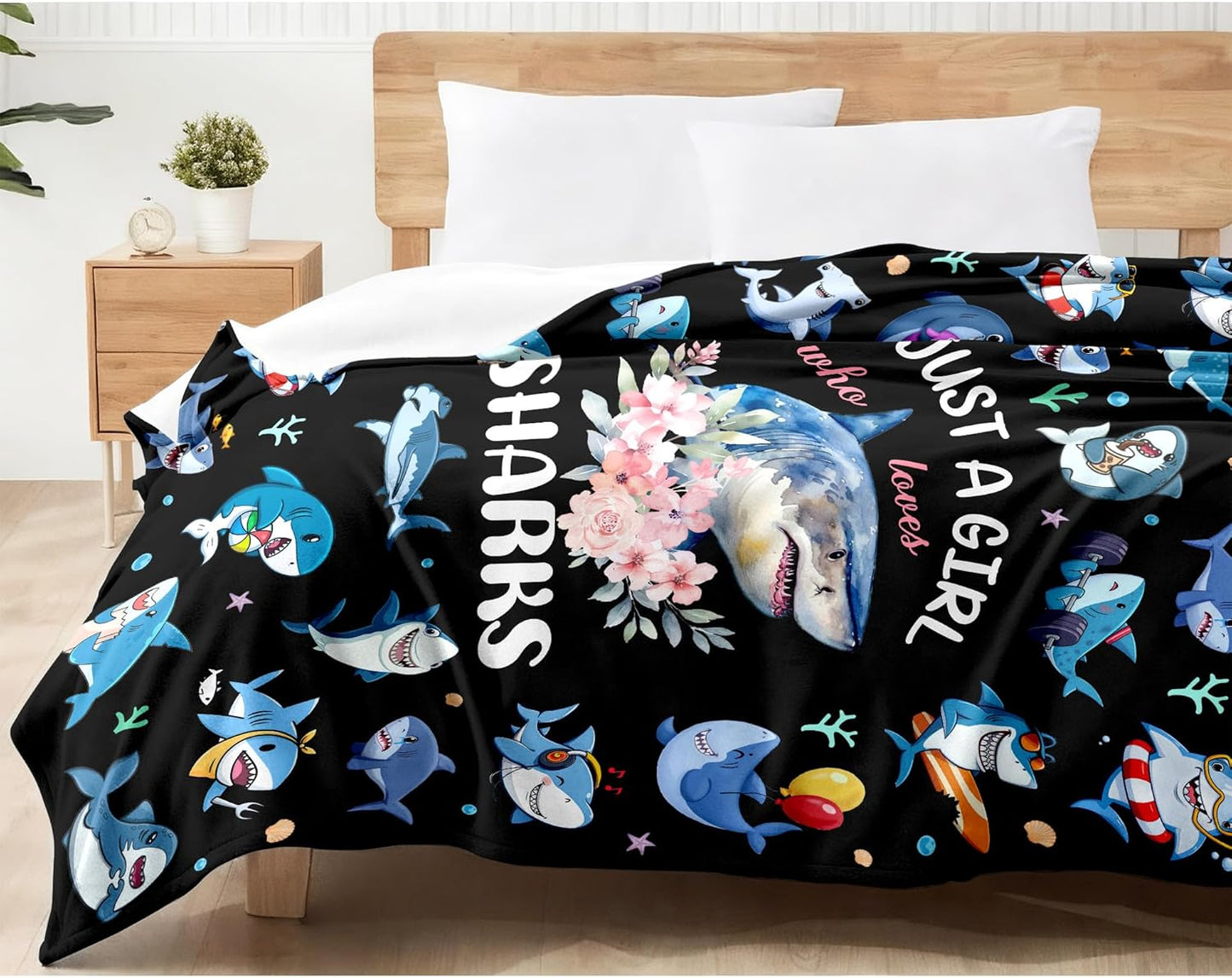 Shark Blanket Gifts for Shark Lover Soft Cozy Flannel Sharks Throw Blanket Sharks Themed Birthday Bedding Decor Stuff Gifts for Girls Women Kids Adults 60" x 50"