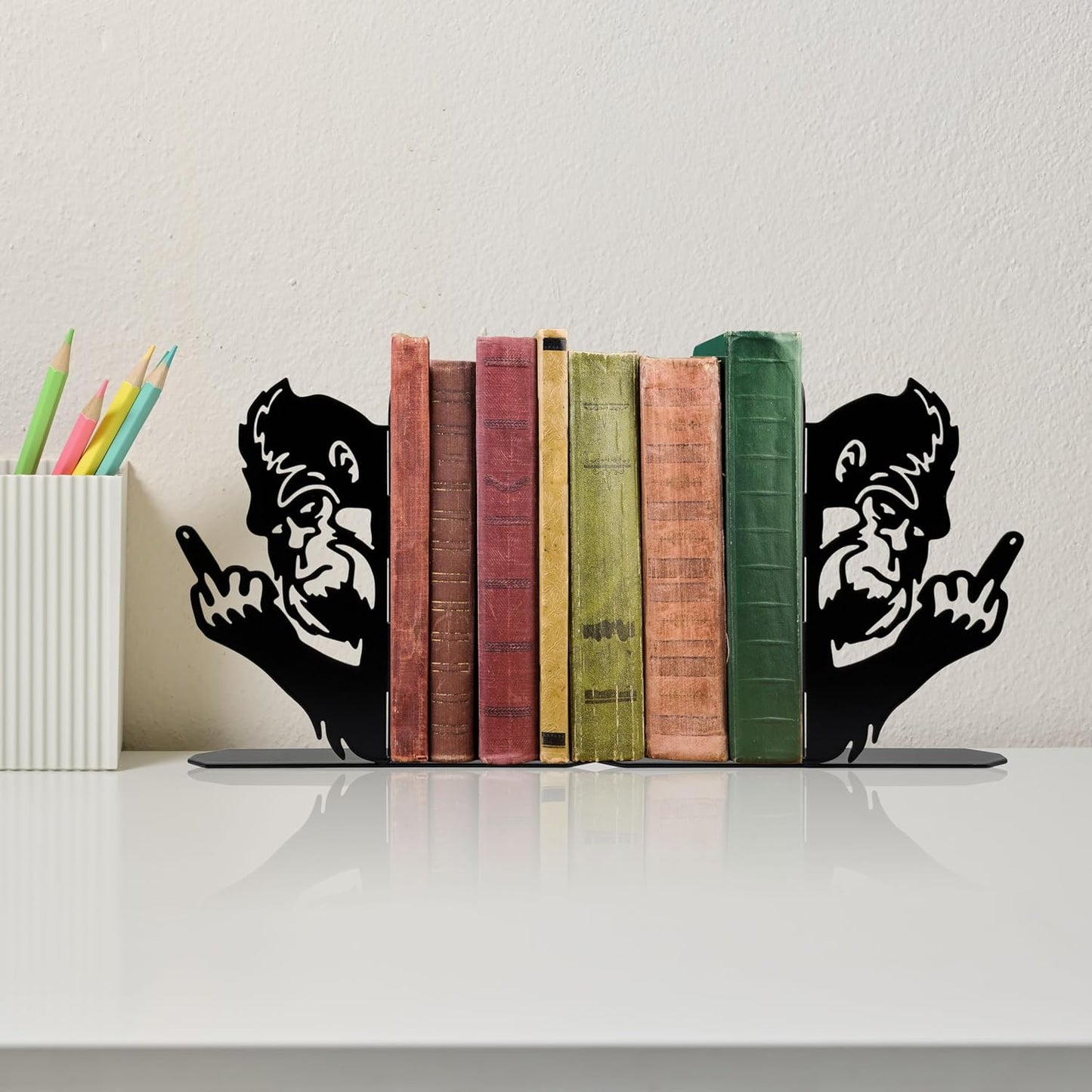 Peeping Bigfoot Metal Bookends Funny Sasquatch Book Ends for Shelves Bookshelf Decorative Objects Home Office Desk Bookshelf Decor Nice Bigfoot Lover Gifts (Black)