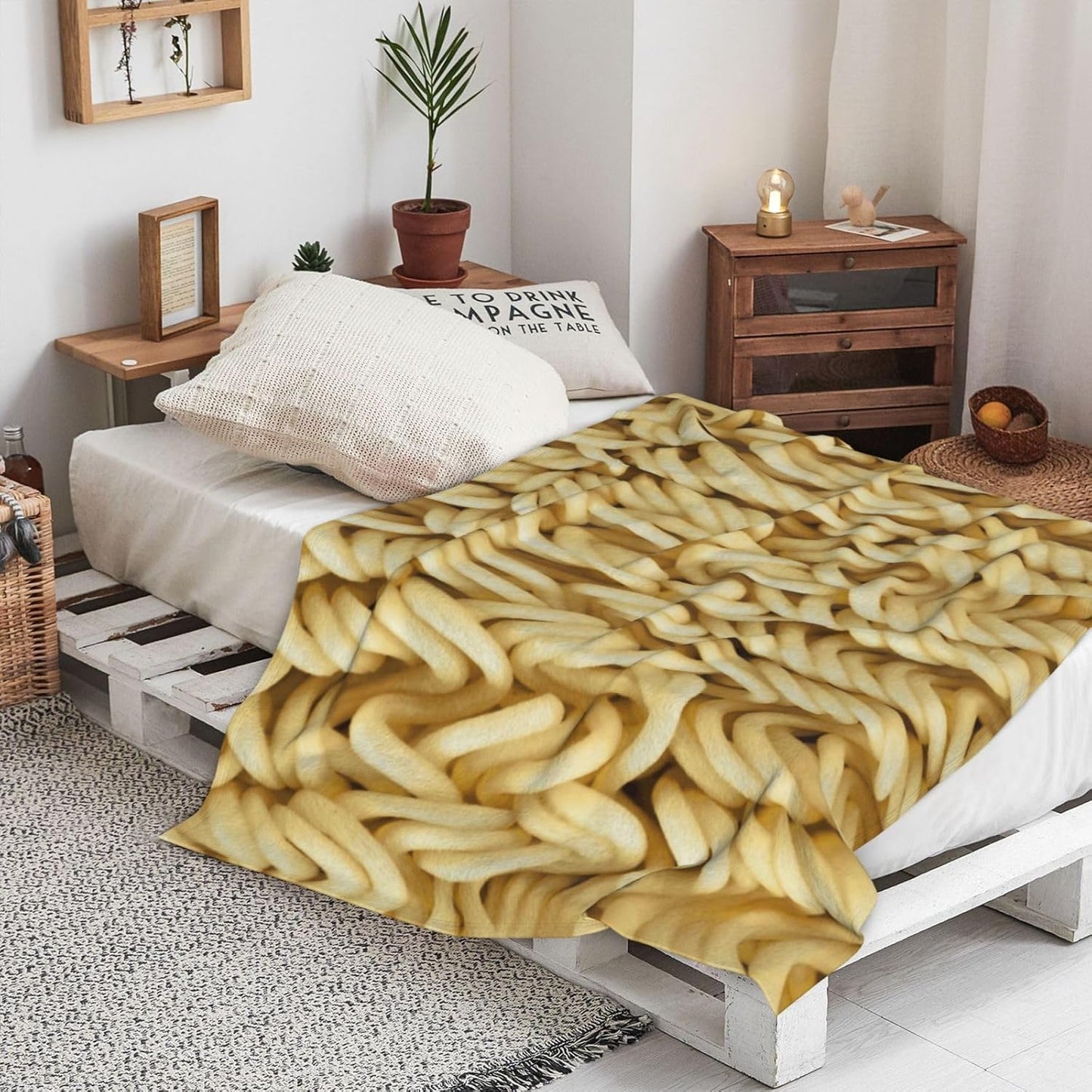 Instant Noodles Blanket, Novelty Instant Noodles Throw Blanket Gift Soft Cozy Flannel Fleece Blanket for Couch Beds Office Bedroom (80"x60")