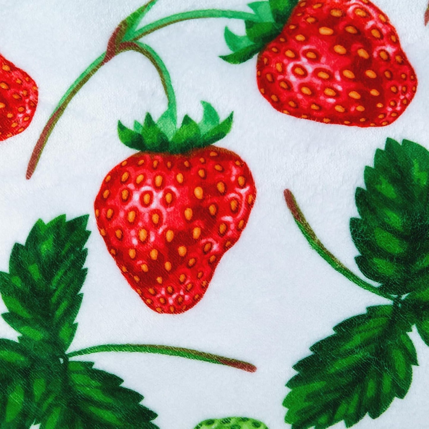 Soft Fluffy Strawberry Print Throw Blanket for Couch Bed, Cozy Lightweight Fuzzy Blanket with Cute Strawberry Pattern for Kids Adults, Perfect for Home Decor, Travel, and Gift 50x60 inches