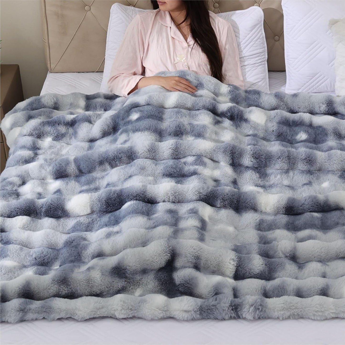 Blue Faux Fur Throw Blanket for Couch, 50x60 Inch Cozy Plush Blanket for Bed, Sofa & Reading Nook Chair Bedroom Living Room