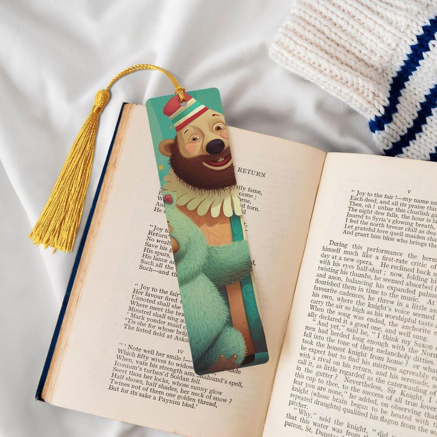 Clown and Bear Bookmarks Gifts for Women Men, Wooden Bookmarks for Book Lovers, Vintage Book Marks Ornaments with Tassel, Unique Personalized Reading Page Markers Gold