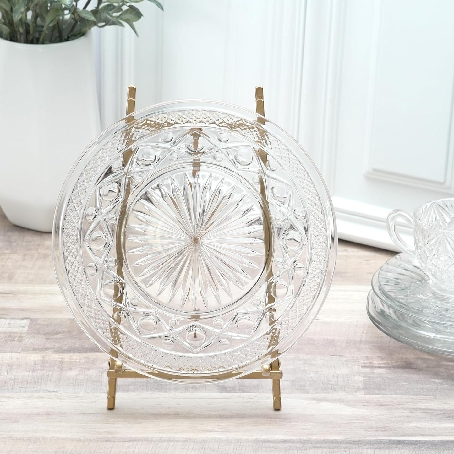 Bard's Satin Gold-toned Metal Easel, 9" H x 5.25" W x 6" D