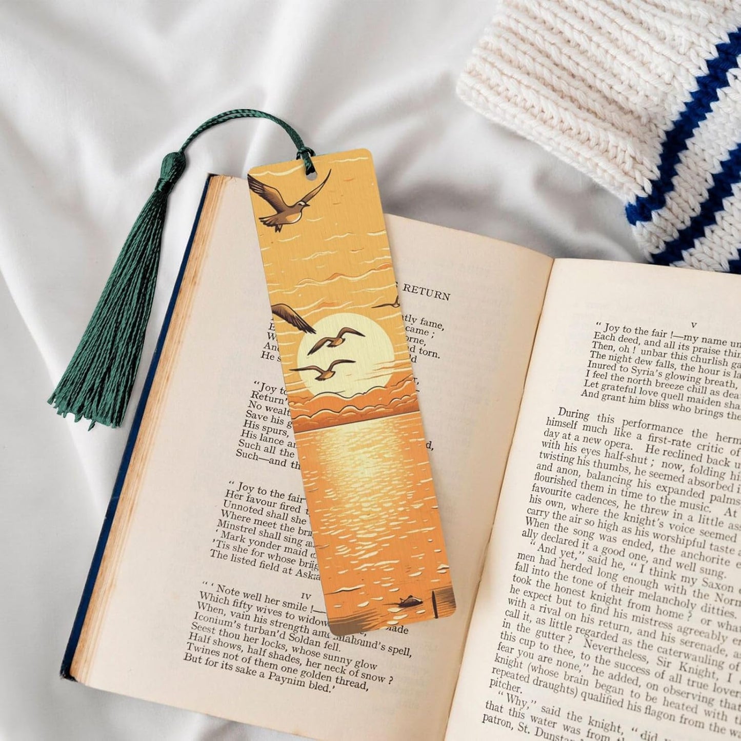 Seagulls Flying Over Bookmarks Gifts for Women Men, Wooden Bookmarks for Book Lovers, Vintage Book Marks Ornaments with Tassel, Unique Personalized Reading Page Markers Dark Green
