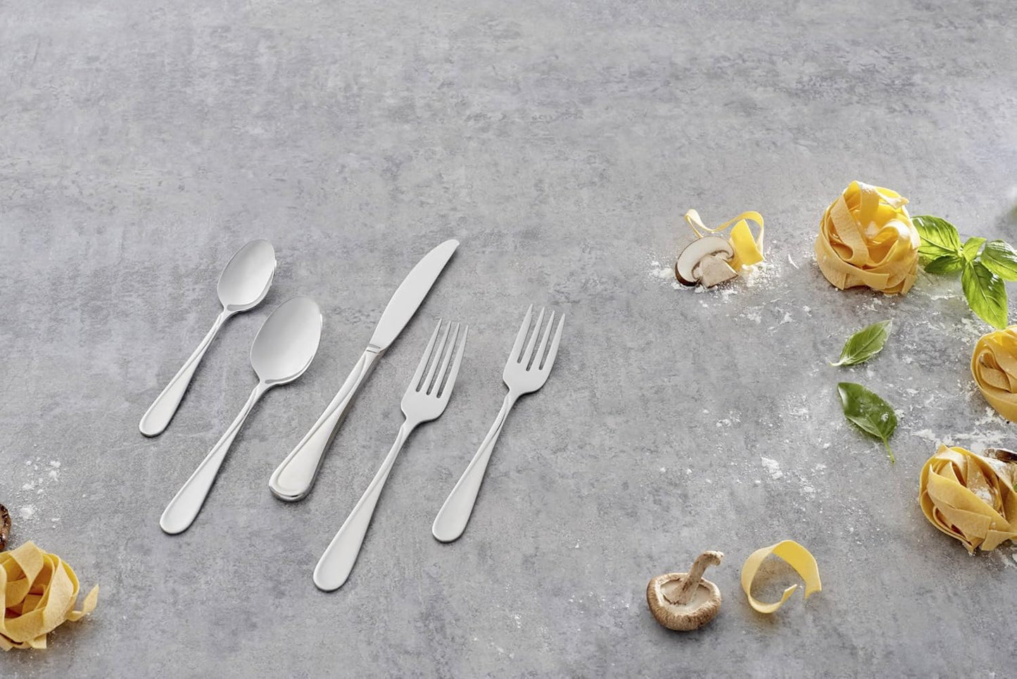 Oneida Silverware Set, Flight Everyday Flatware Dinner Knives Set, Service For 6, 18/0 Stainless Steel, Rust Resistant, Dishwasher Safe, Mirror Finish, Utensils Sets, Dinner Knife (Silver 6 Piece)