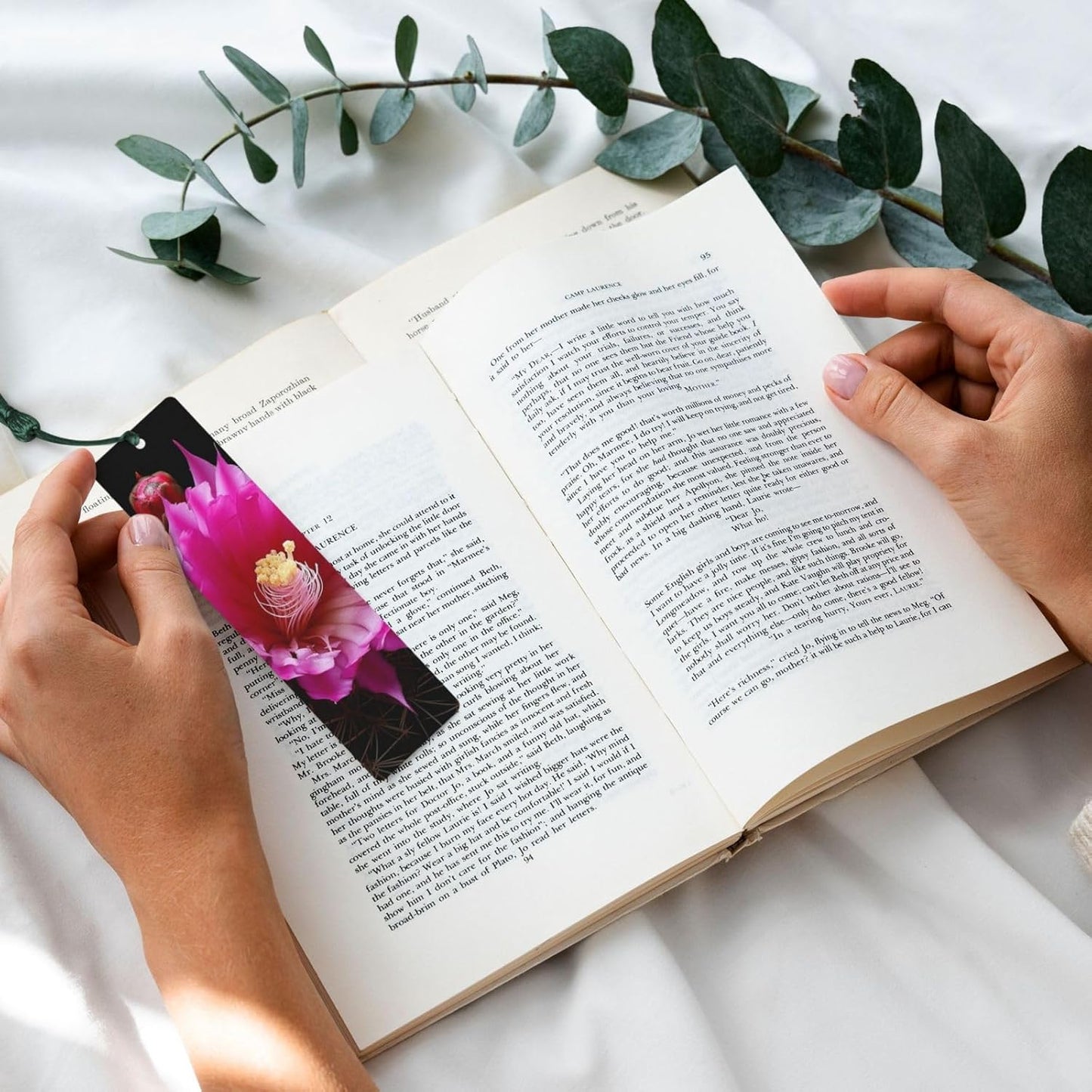 Cactus Flower Bookmarks Gifts for Women Men, Wooden Bookmarks for Book Lovers, Vintage Book Marks Ornaments with Tassel, Unique Personalized Reading Page Markers Dark Green