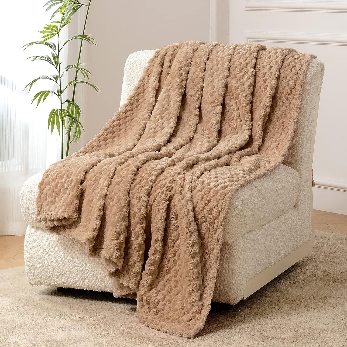 FY FIBER HOUSE Fleece Blanket Queen Size for Bed 300GSM Super Soft Plush Fuzzy Blankets and Throws for Sofa Couch Office, 90x90 Inches, Camel