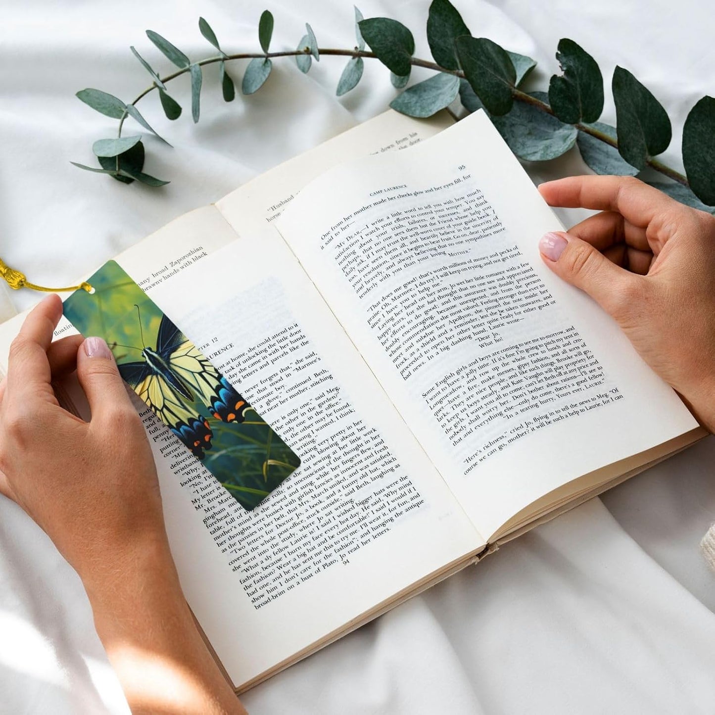 Butterfly on Stem Bookmarks Gifts for Women Men, Wooden Bookmarks for Book Lovers, Vintage Book Marks Ornaments with Tassel, Unique Personalized Reading Page Markers Gold