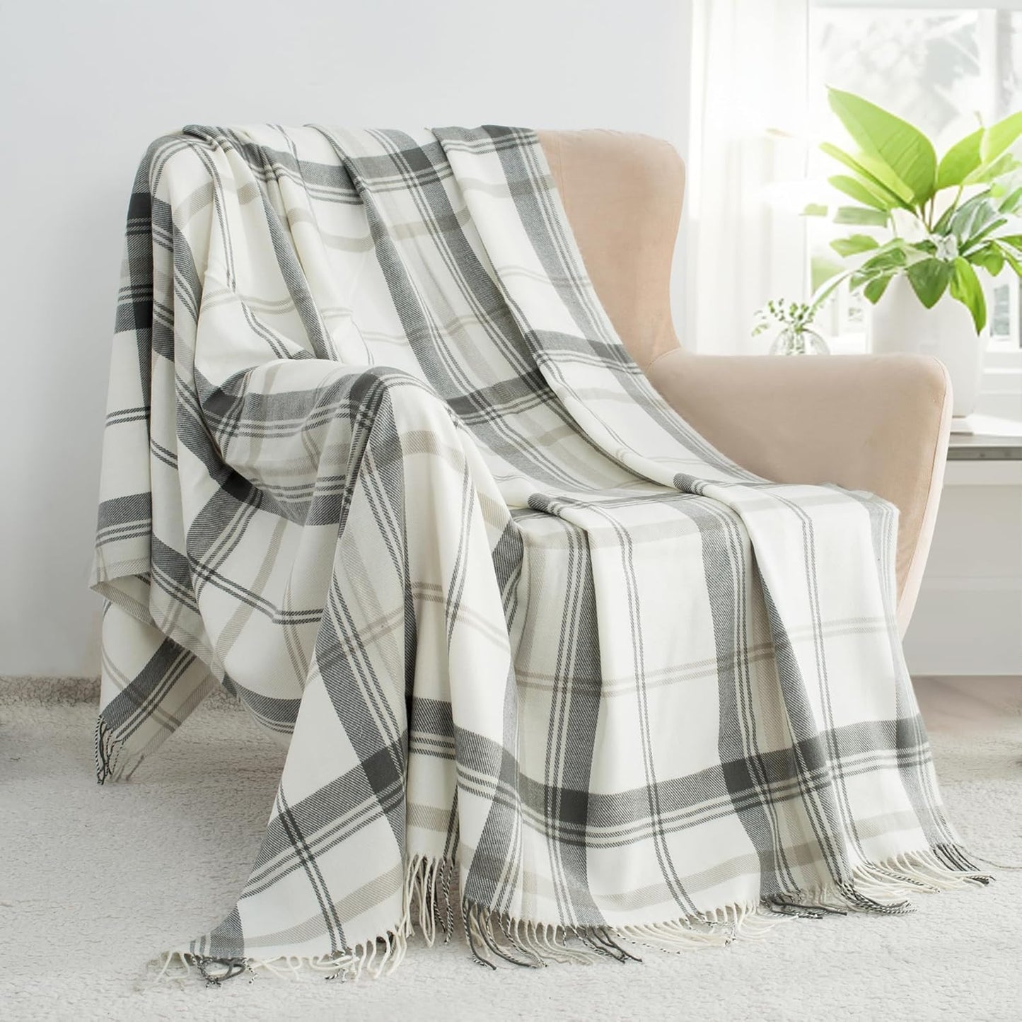 Grey and White Plaid Throw Blanket for Couch,60"X80" Super Soft Cozy Warm Home Decorative Throws with Tassels for Bed Sofa Picnic