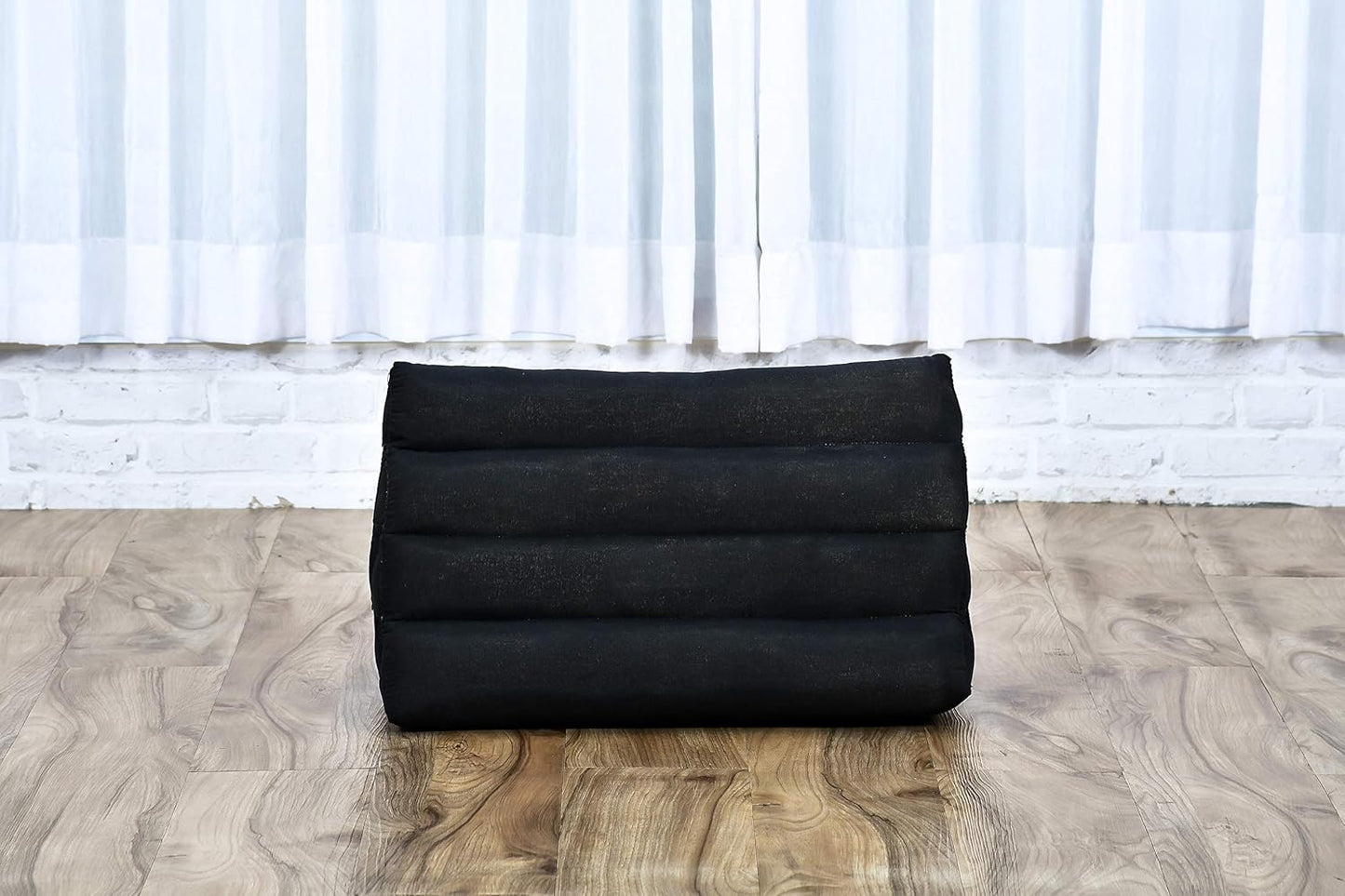 Leewadee Triangle Cushion – Comfortable Backrest for TV or Reading, Incline Pillow for Relaxing Made of Kapok, 20 x 13 x 13 inches, Black