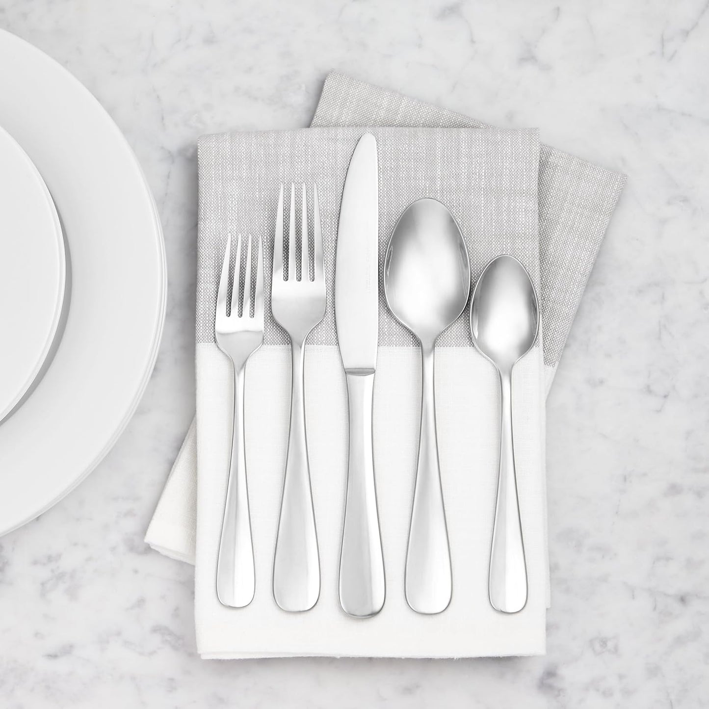 Amazon Basics Stainless Steel Dinner Knives with Round Edge, Silverware, Table Knives, Restaurant Quality, Pack of 12, Silver