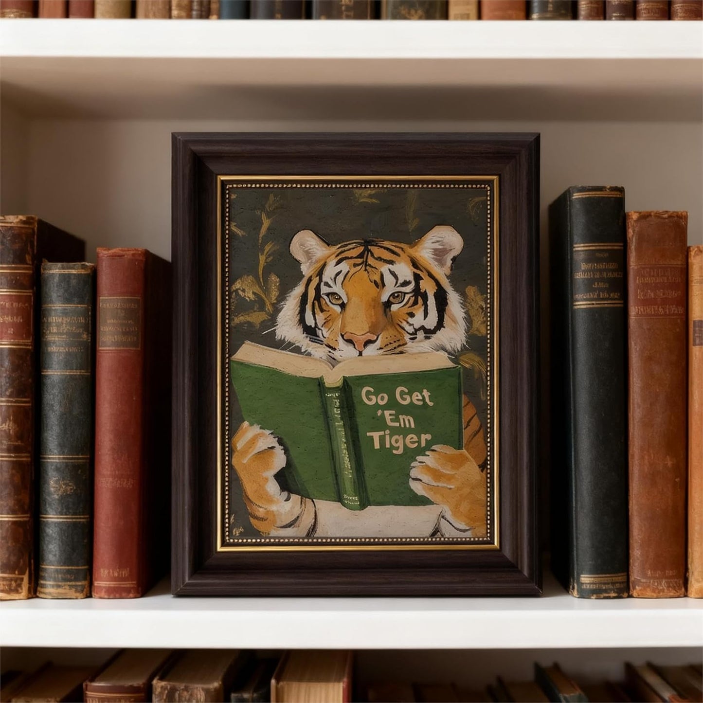 Vintage Framed Wall Art Motivational Tiger Go Get’Em Tiger Animal Reading Painting Picture Wall Decor Humorous Bookworm Poster Print Artwork for Library Office Or Study Home Decoration