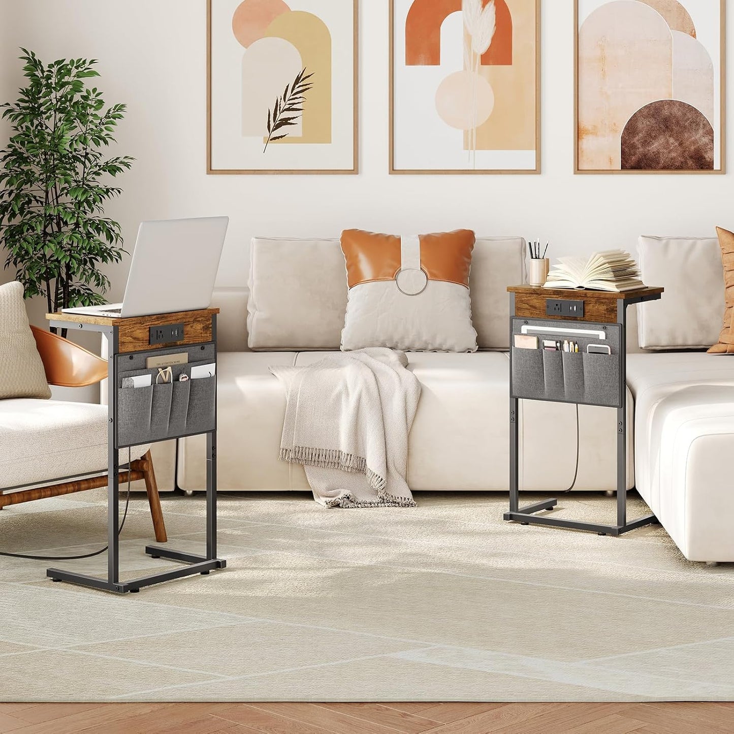 HOOBRO 충전 스테이션이 있는 C 모양 엔드 테이블, 71.1cm(28인치) 높이 소파 사이드 테이블 슬라이드 언더, 거실 보관 가방이 있는 소파 암 트레이 테이블, 리클라이너, 러스틱 브라운 BF70USF01