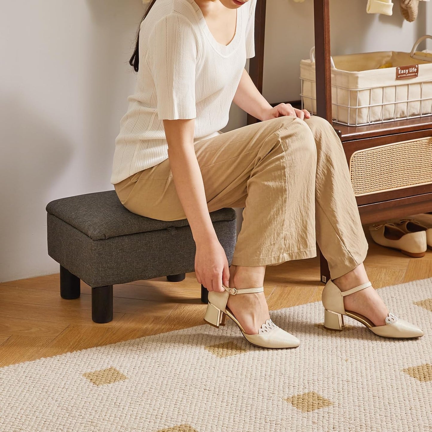 Linen Small Ottoman Foot Rest, Foot Stools with Storage Small, Upholstered Rectangle Wood Ottoman with Safety Hinge Flip Top, Bed Stool for Bedroom Dorm Light Gray YD-JD1364