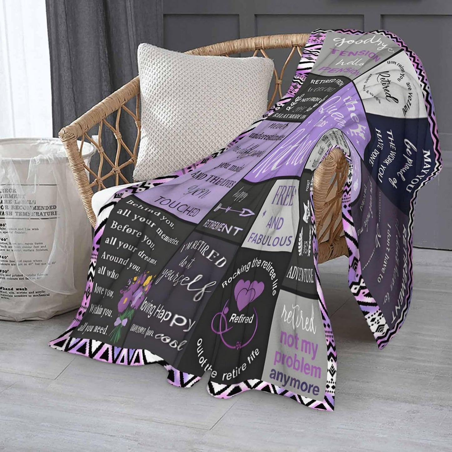 The Queenn Has Retireds Blanket – Soft Cozy Fleece Throw for Women, Retirement Gift for Mom, Wife, Teacher, Nurse, Friend, Coworker, Comfortable Warmth & Celebration Keepsake