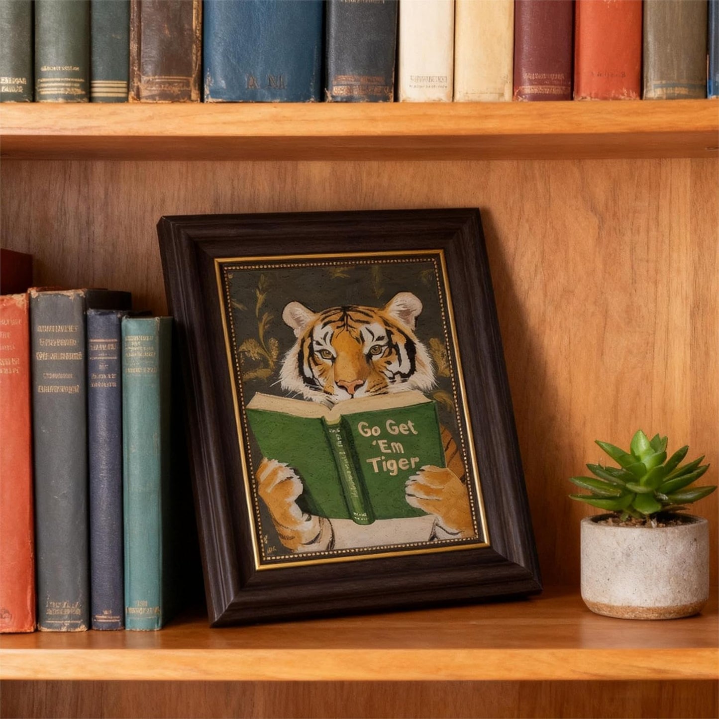Vintage Framed Wall Art Motivational Tiger Go Get’Em Tiger Animal Reading Painting Picture Wall Decor Humorous Bookworm Poster Print Artwork for Library Office Or Study Home Decoration