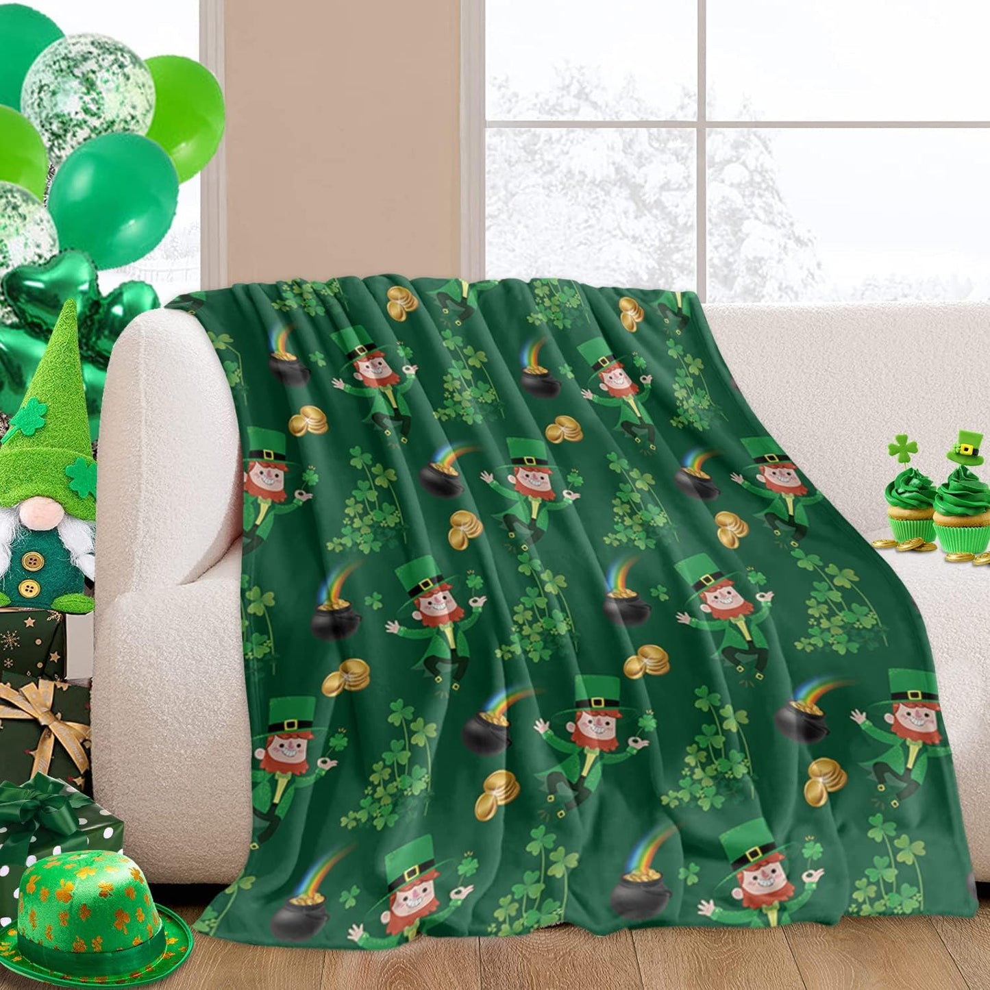 Chucoco St. Patrick's Day Leprechaun Men Throw Blankets Irish Lucky Clovers Gold Coins and Rainbow Fuzzy Soft Bed Cover Bedspread Lightweight Luxury Blanket for Couch Sofa Chair 40x50In