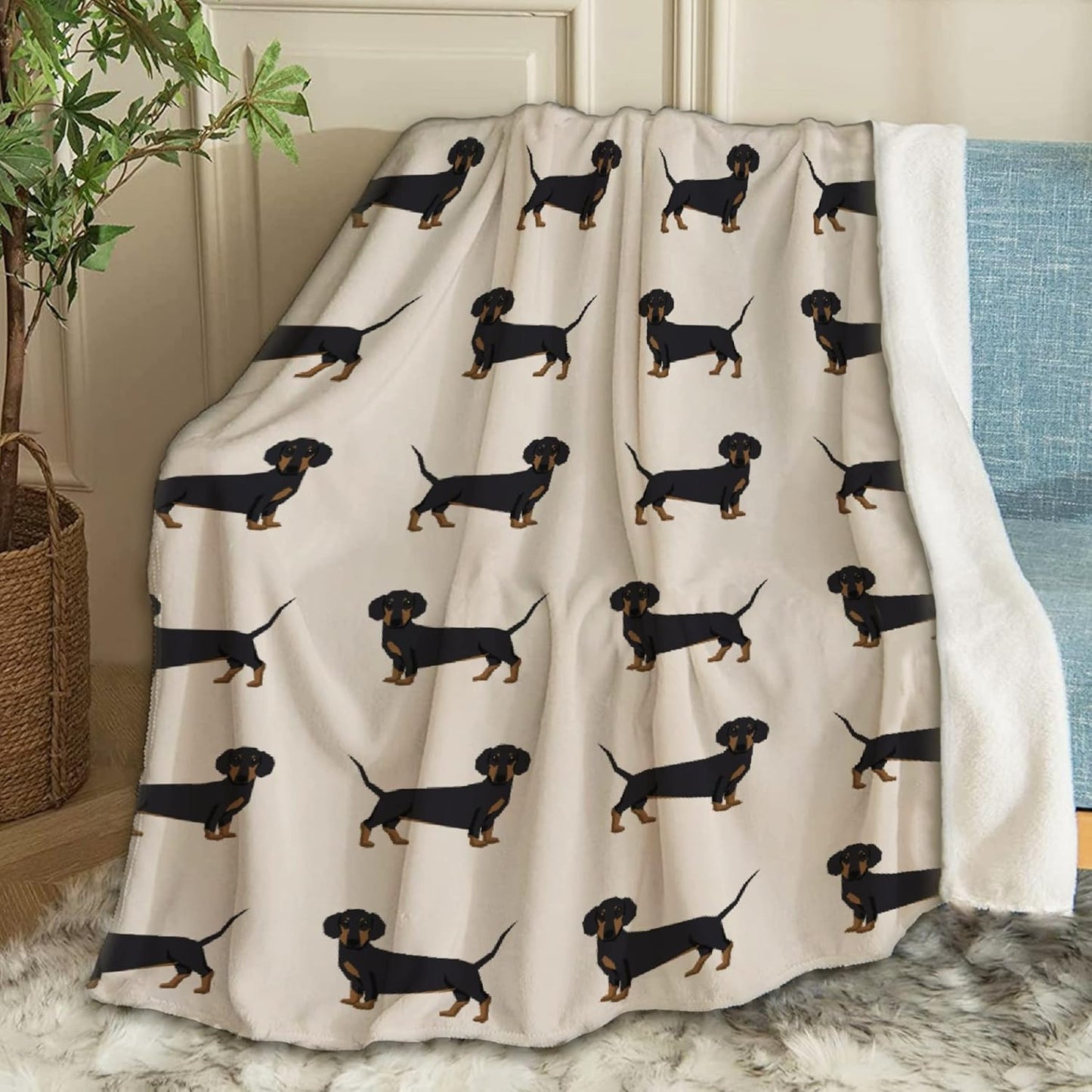 Cute Wiener Dog Dachshund Throw Blanket Fannel Fleece Super Soft Funny Blanket Travel Throw Blanket for Bed Couch Sofa 40 x 50 Inch for Kid