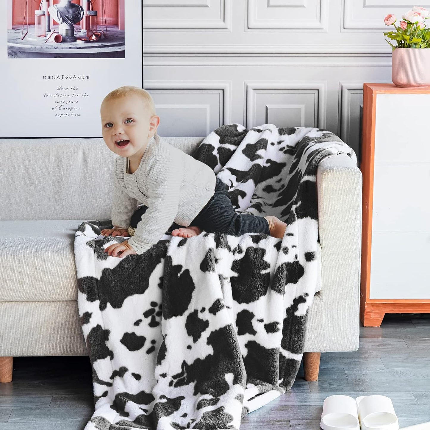 PAPER JAZZ Cartoon Cow Print Blanket, Soft Flannel Blanket Fleece Cute Cow Throw Blanket Lightweight Sofa Bed Travel Blankets for Baby Kids Adults Girls Boys Teens Gift (Black Cow, 63x79inch)