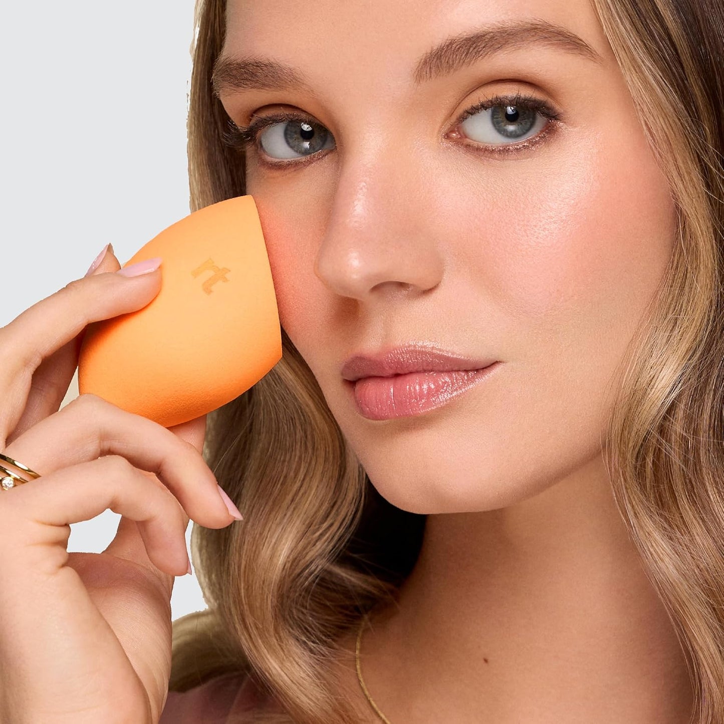 Real Techniques Miracle Complexion Beauty Sponge Makeup Blender, Set of 4