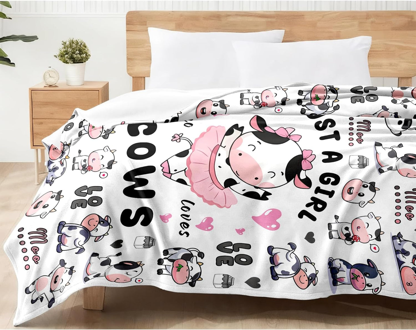 Cow Blanket Gifts for Girls Women Cow Gifts for Cows Lovers Soft Cozy Flannel Cows Print Throw Blanket Birthday Bedding Decor for Kids Adults 60"X50"