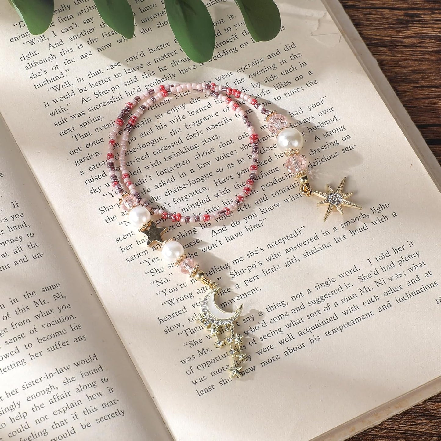 Moon Star Beaded Bookmark - Fantasy Crystal Bead Gold Chain Fantasy Bookmark, Reading Book Accessories for Men Women, Bookish Gift for Book Lovers, Students and Teachers