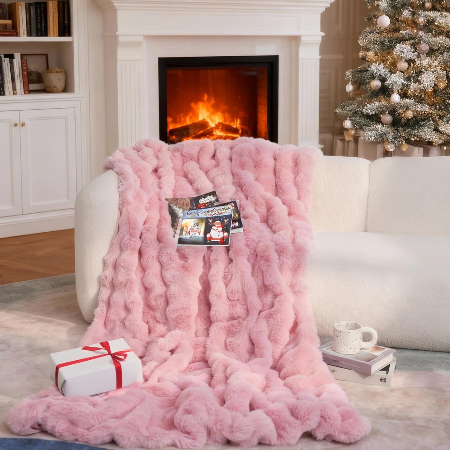 Faux Fur Throw Blanket, Bunny Blanket with Bubble Texture, Reversible Fluffy Blankets for Couch and Bed, Soft Cozy Faux Rabbit Fur Blanket for Home Décor, Cozy & Machine Washable