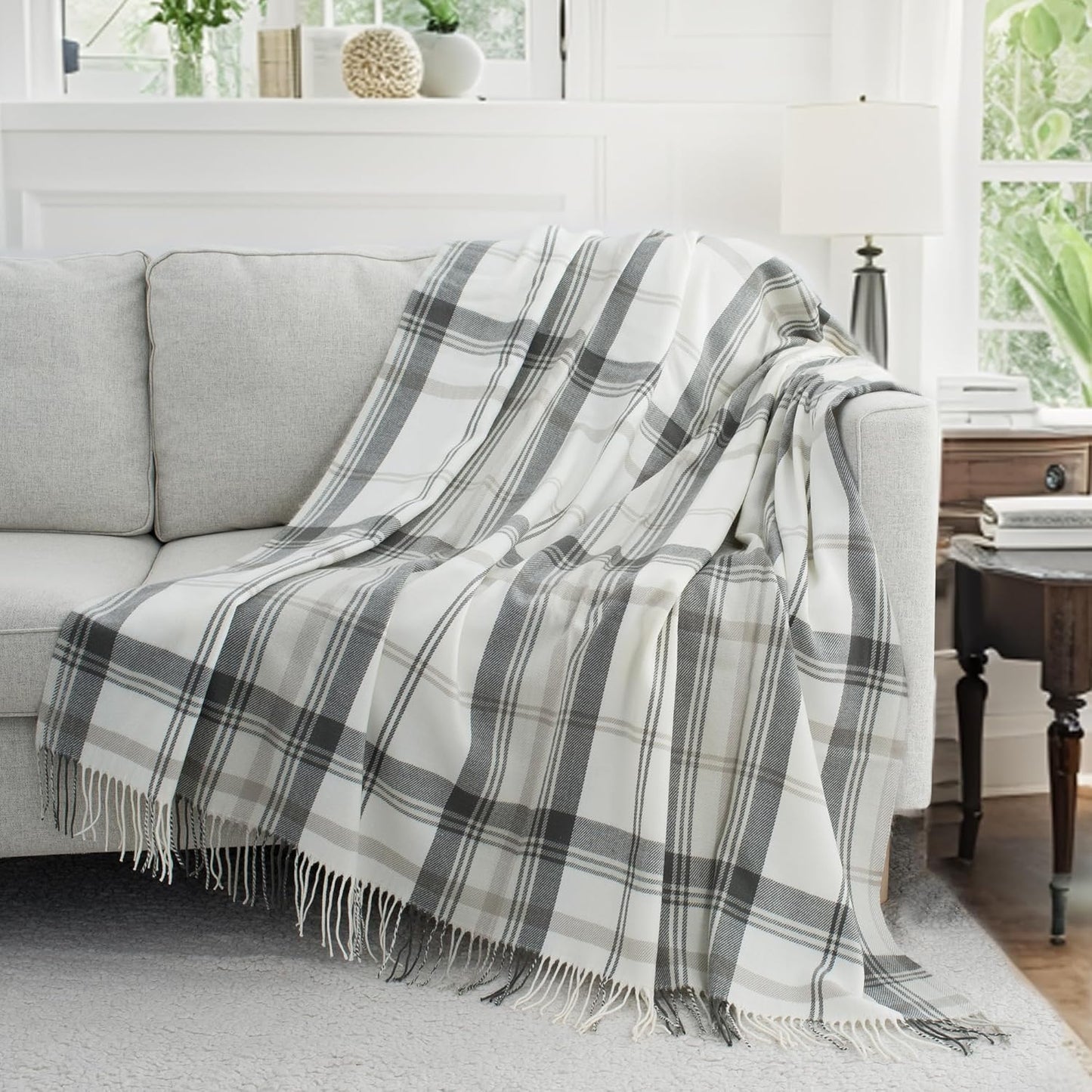 Grey and White Plaid Throw Blanket for Couch,60"X80" Super Soft Cozy Warm Home Decorative Throws with Tassels for Bed Sofa Picnic