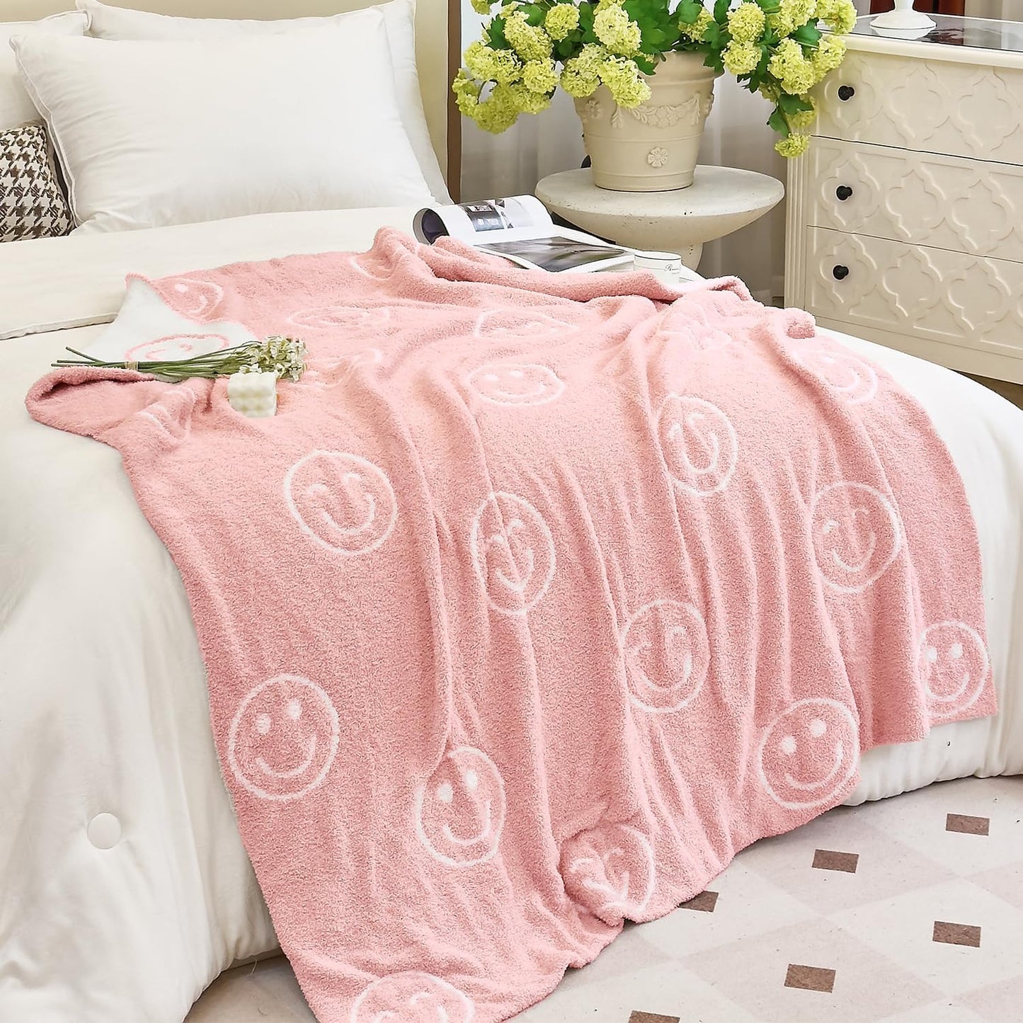 Ultra Soft Cozy Microfiber Smile Face Knitted Throw Blanket Fluffy Fuzzy Double Sided Lightweight Warm Camping Travel Bed Blanket for Couch Bed Sofa 50x60 Inches Pink (Pink)