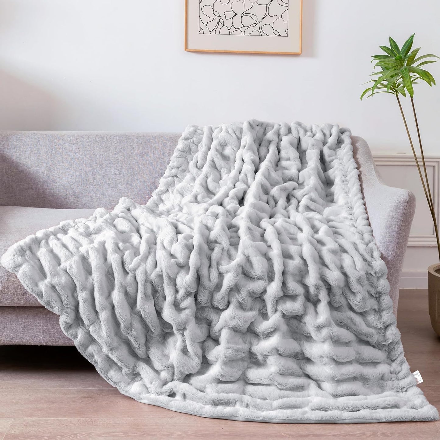 Warm Fuzzy Faux Fur Blanket, Elastic Striped Fleece Throw Blanket for Couch Sofa Bed Living Room, Light Grey Double-Sided Furry Blanket and Throws - 50"x 60"