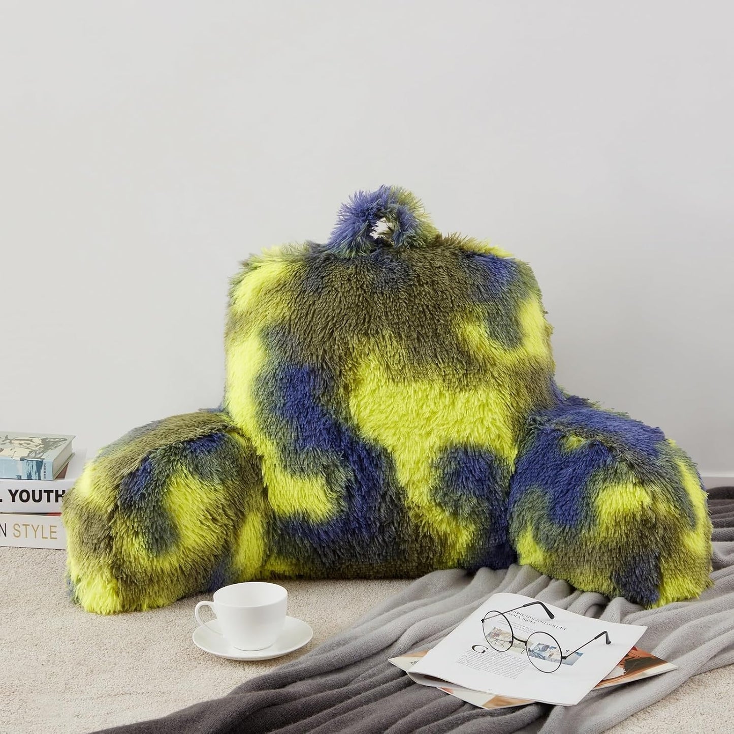 Reading Pillow for Bed Adult - Faux Fur Backrest Pillow with Arms, Ergonomic Back Rest Pillow for Sitting Up in Bed, Fluffy Sit Up Pillow, Brilliant Gaming Pillow for Bed, Boyfriend Pillow