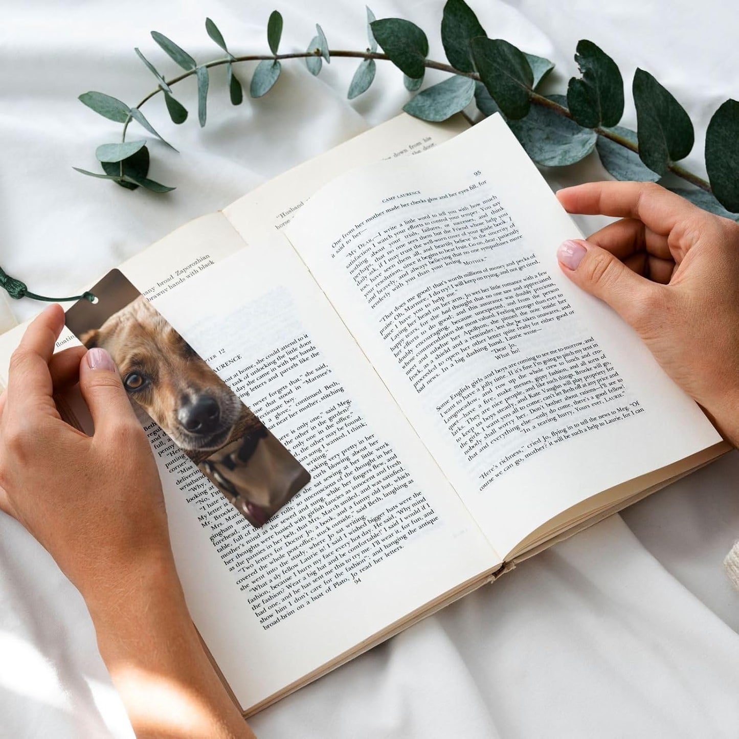 Tree Branch and Dog Bookmarks Gifts for Women Men, Wooden Bookmarks for Book Lovers, Vintage Book Marks Ornaments with Tassel, Unique Personalized Reading Page Markers Dark Green
