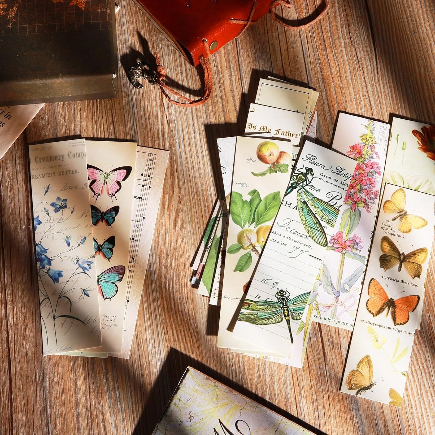 30 Pcs Vintage Bookmarks Aesthetic Cute Pretty Paper Bookmarks for Book Lovers Butterfly Flower Plant Bookmark for Women Elegant Pattern Book Markers for Reading Fantasy Natural Style Book Accessories