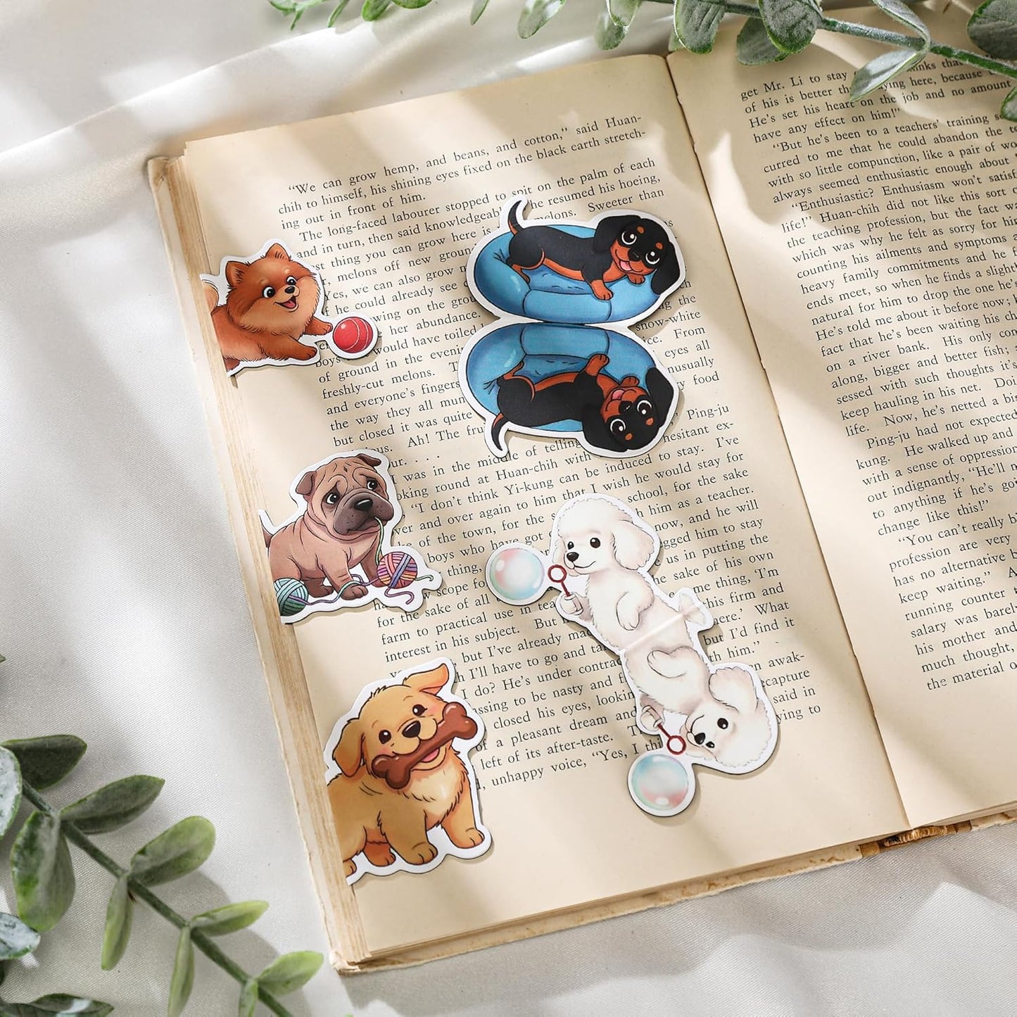 Dog Magnetic Bookmarks Gifts - 8 Pcs Cute Animals Bookmark for Women Kids Pet Dogs Lovers Students Funny Page Clips School Office Reading Accessories Bookworms Gift for Birthday Christmas
