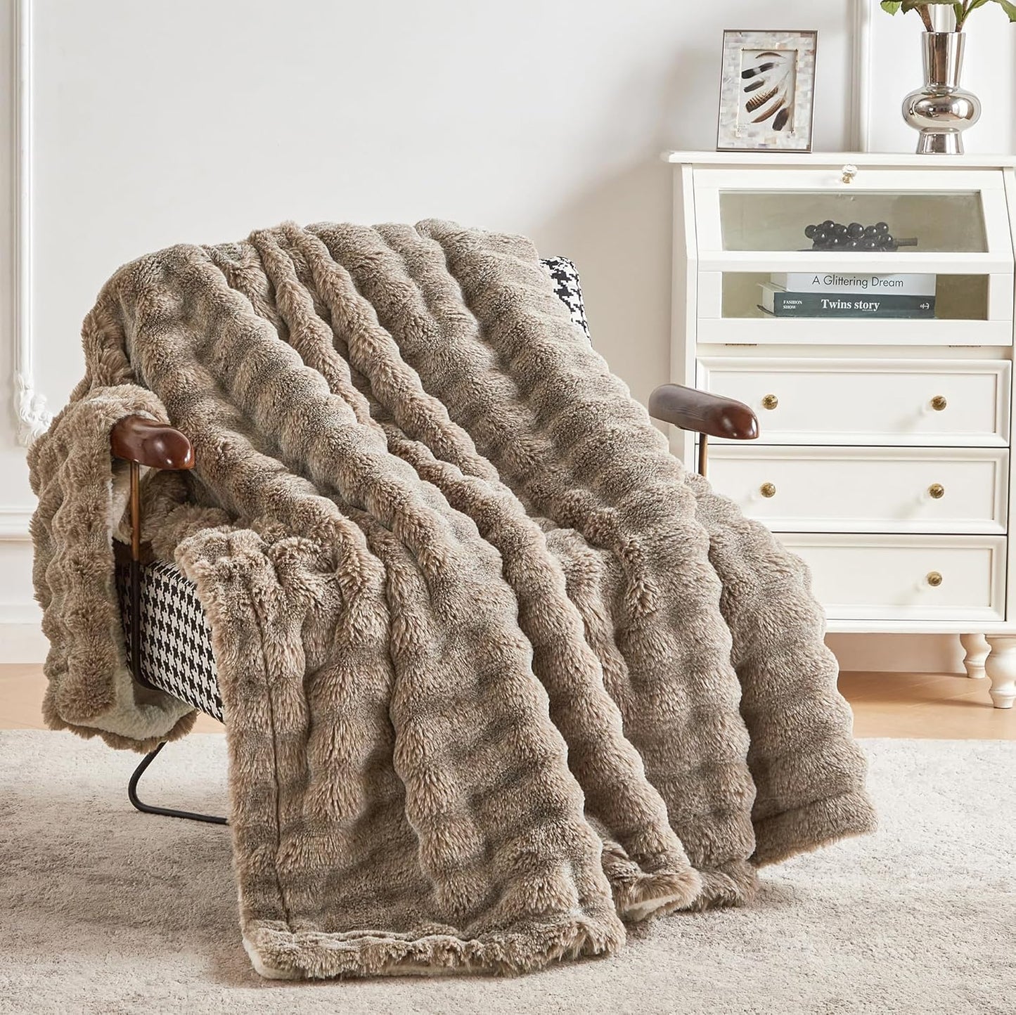50x60 Inches Ultra-Soft Fuzzy Faux Fur Plush Throw Blanket - Thick, Warm Sherpa for Couch, Sofa, Bedroom, Camping - Decorative Blanket for Cozy Warmth, Bubble Brown