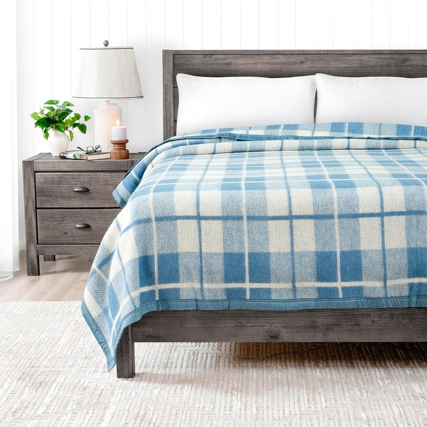 Poyet Motte Rivoli Solid 400GSM 100% Virgin Wool Blanket, Medium/Heavy Weight, Machine Washable (Blue/Natural Plaid, Twin Size)